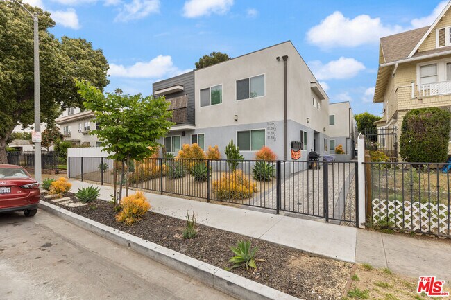 property at 1128 Magnolia Ave