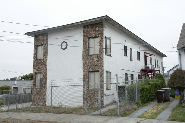 3200-3206 Palmer Ave in Oakland, CA - Building Photo - Building Photo