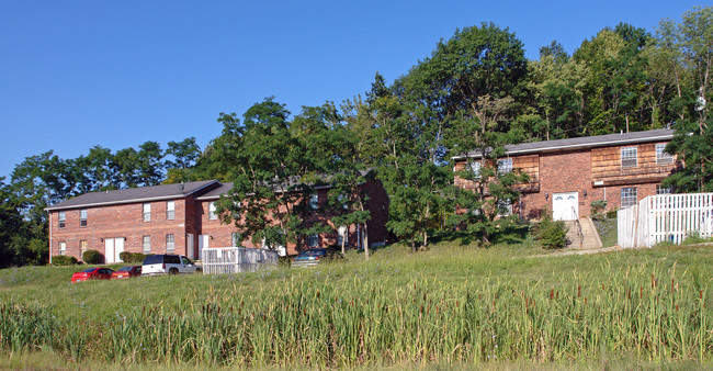 Alexandria Crossing Apartments in Alexandria, KY - Foto de edificio - Building Photo