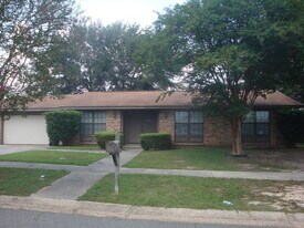 1504 Coach St in Deridder, LA - Building Photo