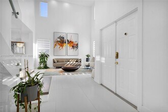 1176 Cedar Falls Dr in Weston, FL - Building Photo - Building Photo