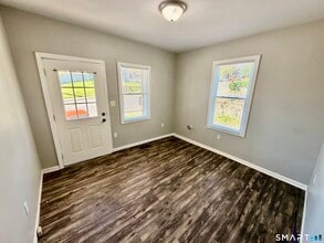 151 W Center St in Southington, CT - Building Photo - Building Photo