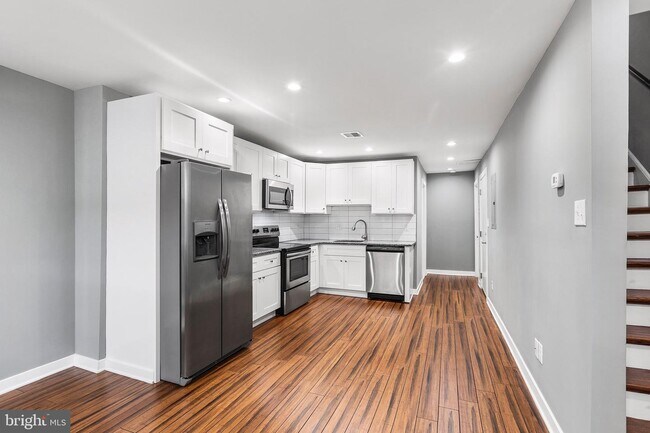 2125 N 20th St, Unit 2 in Philadelphia, PA - Building Photo - Building Photo