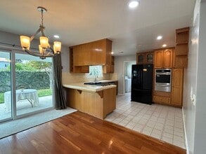 8640 Ardendale Ave in San Gabriel, CA - Foto de edificio - Building Photo