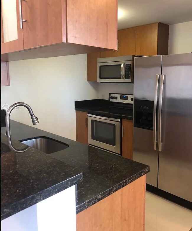 601 NE 23rd St, Unit 801 in Miami, FL - Foto de edificio - Building Photo