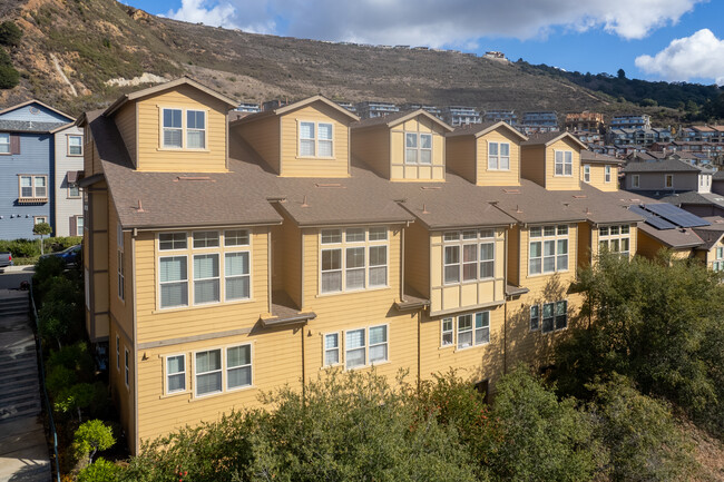 6099 Old Quarry Loop in Oakland, CA - Foto de edificio - Building Photo