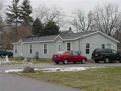 213 Reading Ave in Jonesville, MI - Foto de edificio - Building Photo