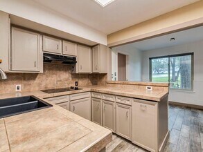 9805 Murmuring Creek Dr in Austin, TX - Building Photo - Building Photo