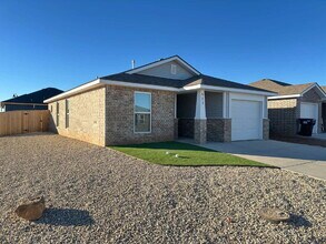 517 E 23rd St in Wolfforth, TX - Building Photo - Building Photo