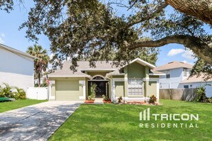 3323 W Marcum St in Tampa, FL - Building Photo