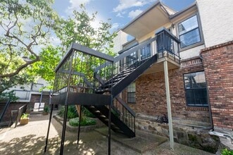 8750 Park Ln in Dallas, TX - Building Photo - Building Photo