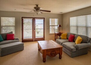 101 Kelly Emeralds Rd, Unit SI ID1494640P in Burnet, TX - Building Photo - Building Photo