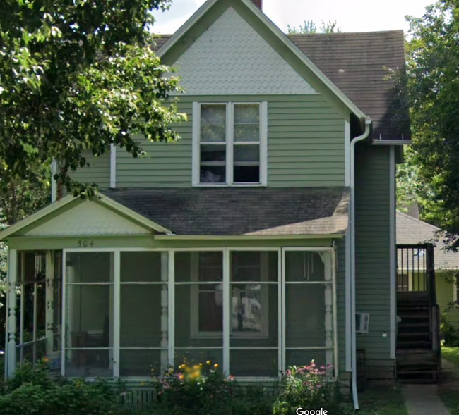 504 7th St SW, Unit 4 in Rochester, MN - Foto de edificio - Building Photo