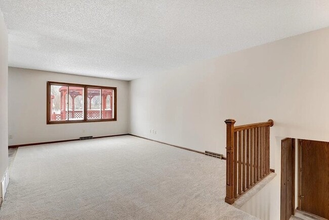 2350 Erin Ct in New Brighton, MN - Building Photo - Building Photo