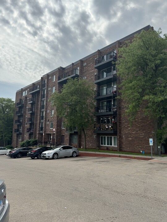 Sage Crest Apartments in Aurora, IL - Building Photo