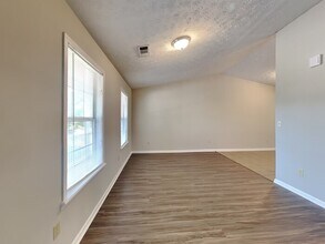 6156 Raleigh Oaks Ct in Lithonia, GA - Building Photo - Building Photo