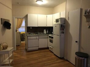 43 Grove St, Unit 3 in Boston, MA - Building Photo - Building Photo