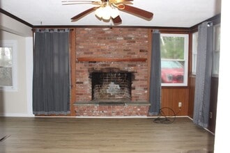 38 Covey Rd in Burlington, CT - Foto de edificio - Building Photo