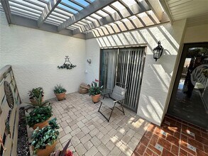 567 Lakeside Dr in Bradenton, FL - Building Photo - Building Photo