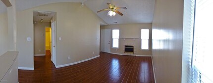 1076 W Pueblo Dr in Jacksonville, NC - Building Photo - Building Photo