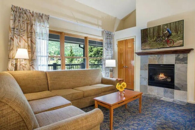 2244 S Frontage Rd W in Vail, CO - Building Photo - Building Photo
