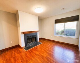 160 Thoreau Dr in Plainsboro, NJ - Building Photo - Building Photo