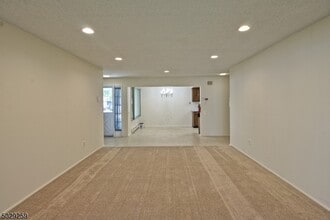 137 Cistus Plaza in Monroe Township, NJ - Building Photo - Building Photo