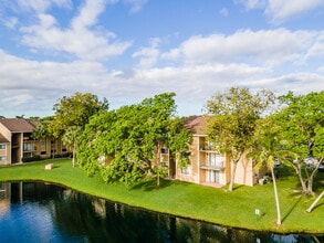Palms Of Pembroke Condos in Pembroke Pines, FL - Building Photo - Building Photo