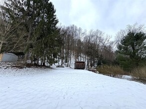 608 Winston Dr in Vestal, NY - Building Photo - Building Photo