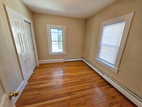 49 Hillside Ave, Unit 1 in Everett, MA - Building Photo - Building Photo