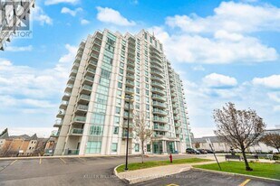 8 Rosebank Dr in Toronto, ON - Building Photo