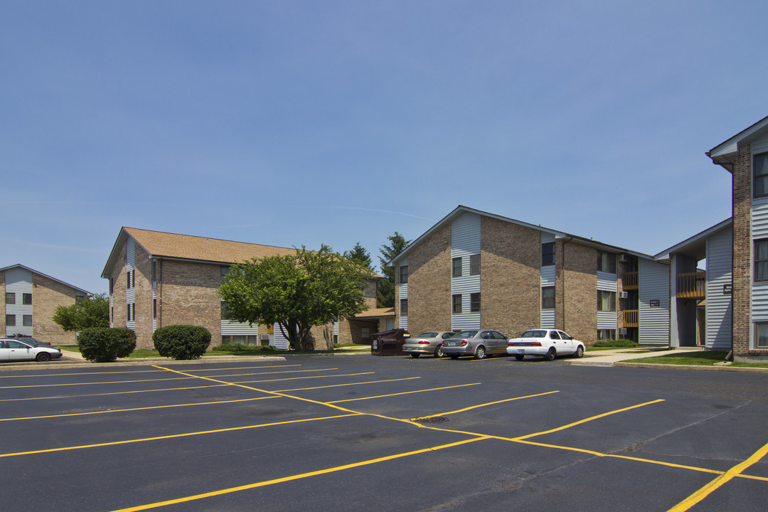 West Ridge Apartments in Dekalb, IL - Building Photo