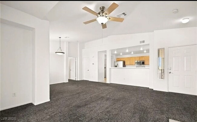 property at 913 Duckhorn Ct