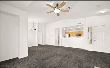913 Duckhorn Ct in Las Vegas, NV - Building Photo - Building Photo