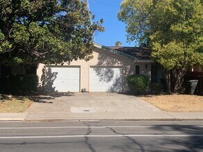 1020 Bell St in Sacramento, CA - Building Photo - Building Photo