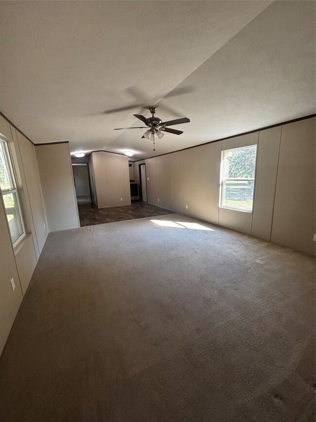 10 S Walnut Lake Dr in Huntsville, TX - Building Photo - Building Photo