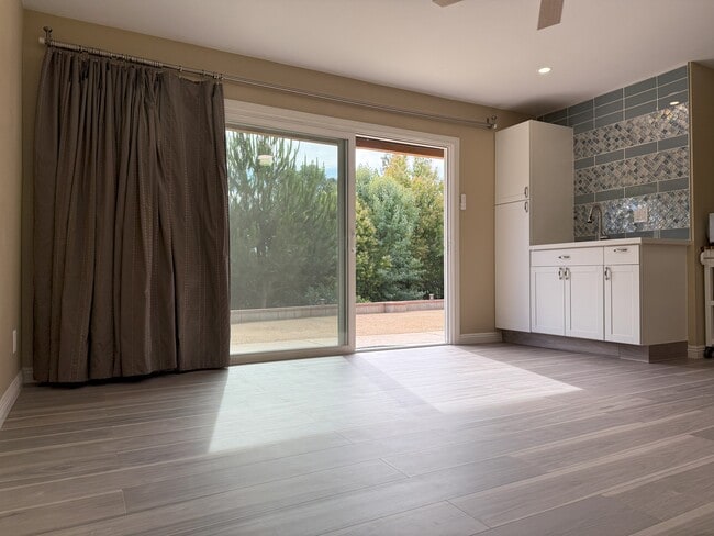 1977 Erbes Rd in Thousand Oaks, CA - Building Photo - Building Photo