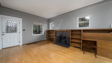 1821 N Royer St in Colorado Springs, CO - Foto de edificio - Building Photo