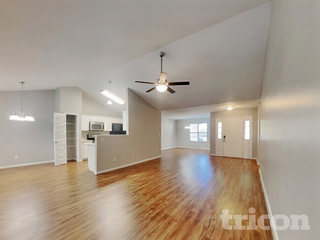 285 Stone Meadow Ct in Kernersville, NC - Foto de edificio - Building Photo