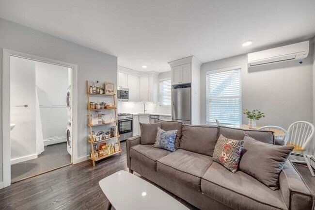 1 Chelsea Ter, Unit 3 in Boston, MA - Building Photo - Building Photo