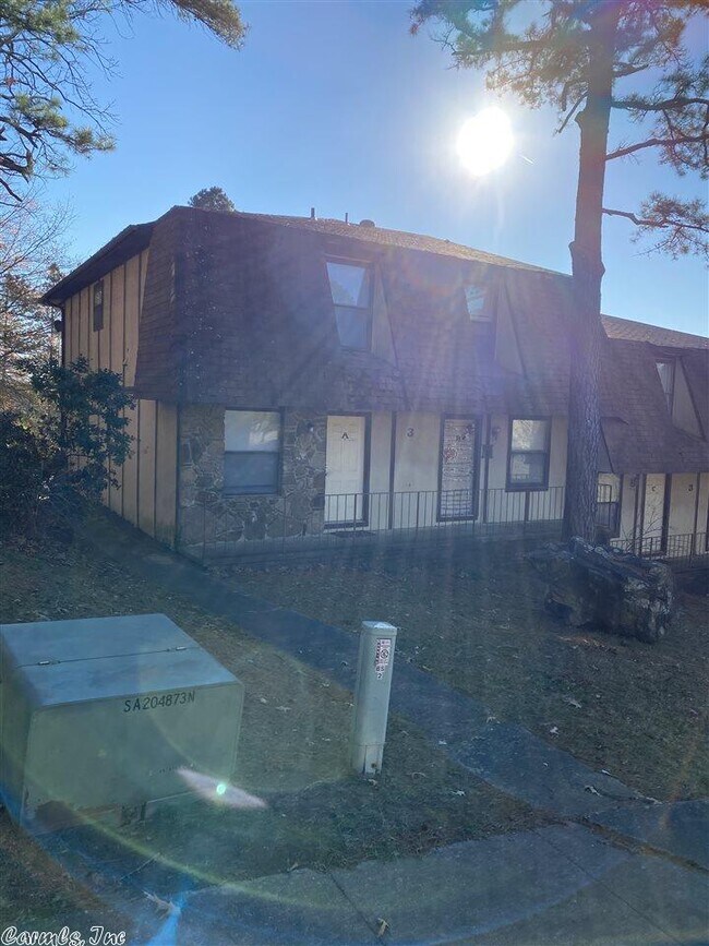 3 Meredith Ct-Unit -A in Little Rock, AR - Foto de edificio - Building Photo