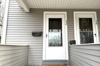 32 Lancaster Rd, Unit 32 Lancaster Road in West Hartford, CT - Foto de edificio - Building Photo