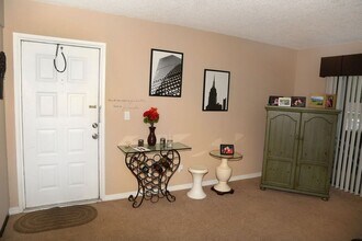 8209 Sun Spring Cir in Orlando, FL - Building Photo - Building Photo