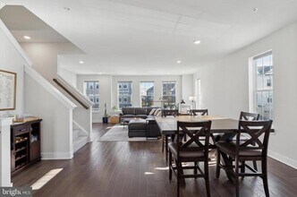 212 Red Leaf Ln in Exton, PA - Building Photo - Building Photo