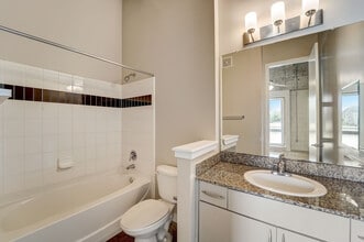 Hermann Park Lofts in Houston, TX - Foto de edificio - Building Photo