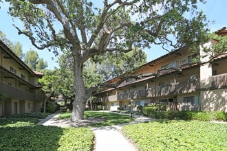 Wilbur Oaks Apartments in Thousand Oaks, CA - Building Photo - Building Photo