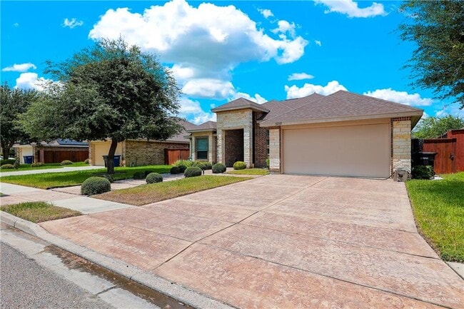 28 Sycamore Ave in McAllen, TX - Building Photo - Building Photo