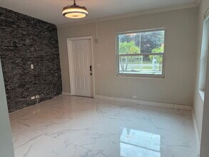 1295 NW 122nd St in North Miami, FL - Building Photo - Building Photo