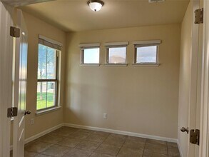 5817 Scenic Lake Dr in Georgetown, TX - Building Photo - Building Photo