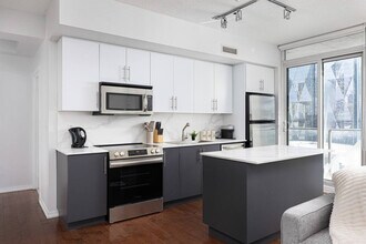 65 Raptors Way in Toronto, ON - Building Photo - Building Photo